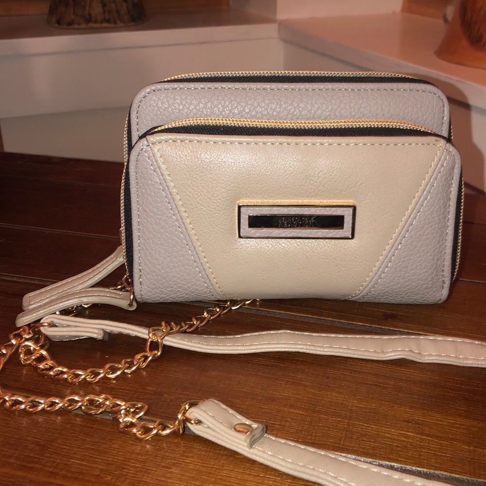 KENNETH COLE REACTION GRAY CLUTCH WITH STRAP